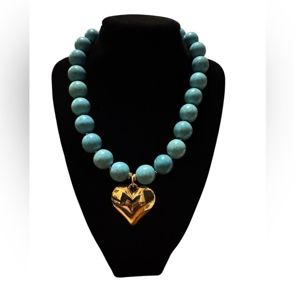ETTIKA
Chunky Beaded Turquoise Gold Heart Necklace. 15”+3” extender.